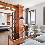 Western Premier Cmc Szálloda 4*