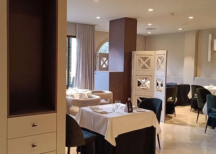 Western Premier Cmc Szálloda 4*