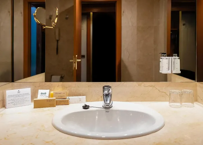 Western Premier Cmc Hotel Gerona